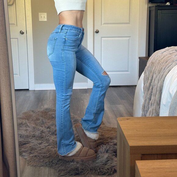 Y2K Light Wash Flare Denim Jeans Womens Mid-Rise Distressed Grunge Preppy Frayed - Picture 2 of 9